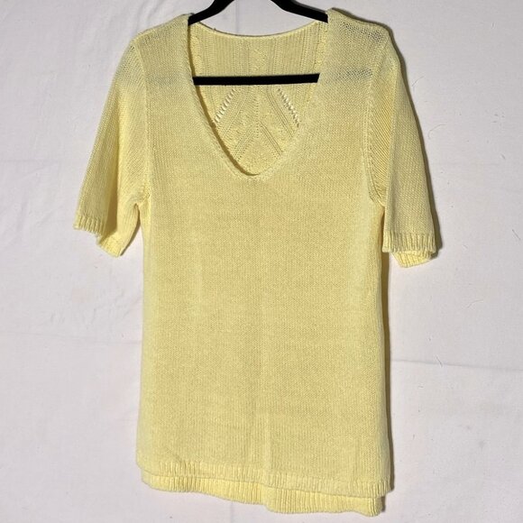 Women’s Butter Yellow Lightweight Acrylic Knit Short Sleeve V Neck Sweater M - Picture 1 of 12